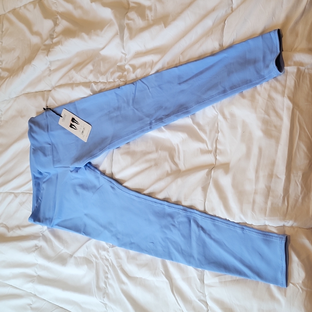 Alo airbrush leggings size M in Marina blue